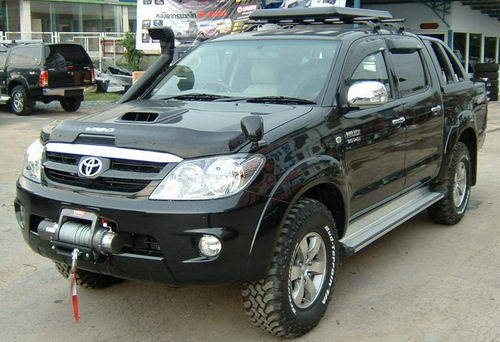 Toyota Hilux Vigo with snorkel and tow