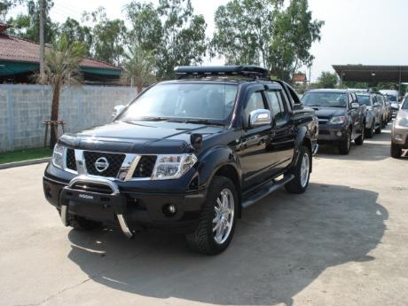 Images (Pics) of new and used Double Cab Nissan Navara from Thailand's and Dubai's top new and used Nissan Navara Single, Extra and Double Cab dealer and exporter Sam Motors