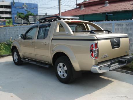 Images (Pics) of new and used Double Cab Nissan Navara from Thailand's and Dubai's top new and used Nissan Navara Single, Extra and Double Cab dealer and exporter Sam Motors