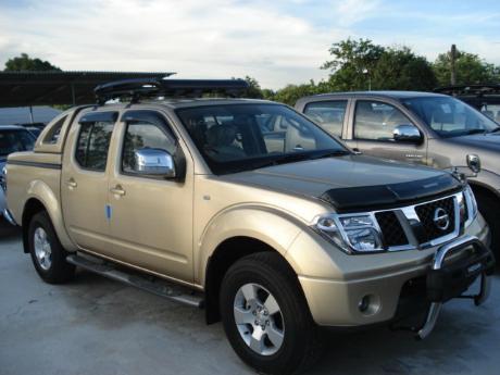 Images (Pics) of new and used Double Cab Nissan Navara from Thailand's and Dubai's top new and used Nissan Navara Single, Extra and Double Cab dealer and exporter Sam Motors