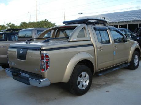 Images (Pics) of new and used Double Cab Nissan Navara from Thailand's and Dubai's top new and used Nissan Navara Single, Extra and Double Cab dealer and exporter Sam Motors