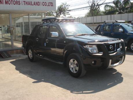 Images (Pics) of new and used Double Cab Nissan Navara from Thailand's and Dubai's top new and used Nissan Navara Single, Extra and Double Cab dealer and exporter Sam Motors