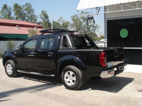 Images (Pics) of new and used Double Cab Nissan Navara from Thailand's and Dubai's top new and used Nissan Navara Single, Extra and Double Cab dealer and exporter Sam Motors