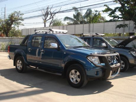 Images (Pics) of new and used Double Cab Nissan Navara from Thailand's and Dubai's top new and used Nissan Navara Single, Extra and Double Cab dealer and exporter Sam Motors