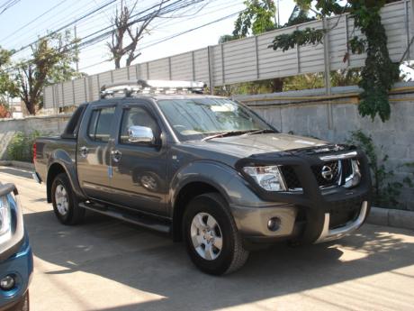 Images (Pics) of new and used Double Cab Nissan Navara from Thailand's and Dubai's top new and used Nissan Navara Single, Extra and Double Cab dealer and exporter Sam Motors