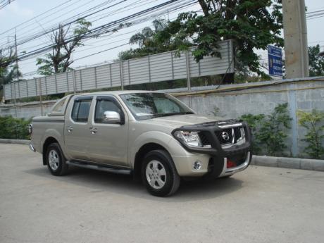 Images (Pics) of new and used Double Cab Nissan Navara from Thailand's and Dubai's top new and used Nissan Navara Single, Extra and Double Cab dealer and exporter Sam Motors