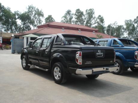 Images (Pics) of new and used Double Cab Nissan Navara from Thailand's and Dubai's top new and used Nissan Navara Single, Extra and Double Cab dealer and exporter Sam Motors