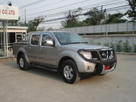 Images (Pics) of new and used Double Cab Nissan Navara from Thailand's and Dubai's top new and used Nissan Navara Single, Extra and Double Cab dealer and exporter Sam Motors