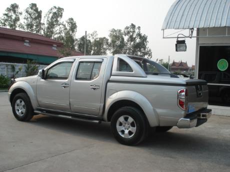 Images (Pics) of new and used Double Cab Nissan Navara from Thailand's and Dubai's top new and used Nissan Navara Single, Extra and Double Cab dealer and exporter Sam Motors