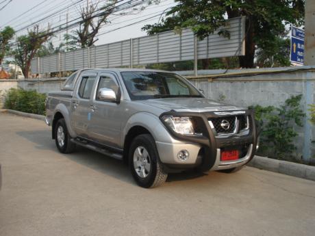 Images (Pics) of new and used Double Cab Nissan Navara from Thailand's and Dubai's top new and used Nissan Navara Single, Extra and Double Cab dealer and exporter Sam Motors