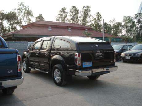 Images (Pics) of new and used Double Cab Nissan Navara from Thailand's and Dubai's top new and used Nissan Navara Single, Extra and Double Cab dealer and exporter Sam Motors