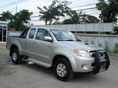 new and used Toyota Hilux Vigo Extra Cab 4x4 G at Thailand's top Toyota new and used Hilux Vigo dealer Sam Motors Thailand