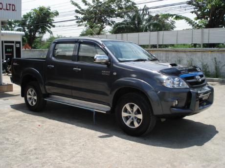 new Toyota Hilux Vigo Double Cab at Thailand's top Toyota Hilux Vigo dealer Sam Motors Thailand