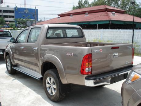 new Toyota Hilux Vigo Double Cab at Thailand's top Toyota Hilux Vigo dealer Sam Motors Thailand