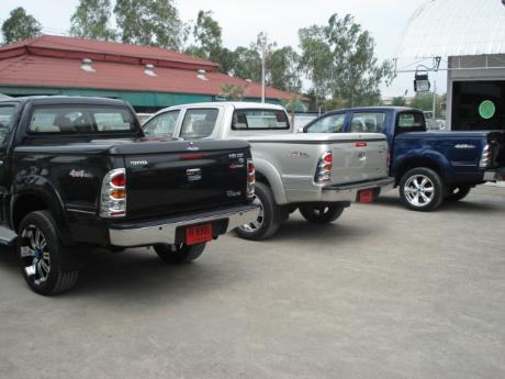 new Toyota Hilux Vigo Double Cab at Thailand's top Toyota Hilux Vigo dealer Sam Motors Thailand