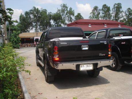 used Toyota Hilux VigoDouble Cab 4x4 G with utility box at Thailand's top Toyota new and used Hilux Vigo dealer Sam Motors Thailand
