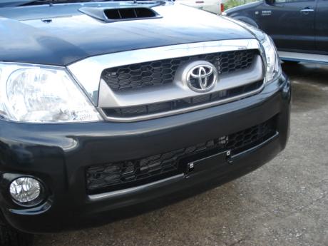 toyota hilux vigo 2009 front view