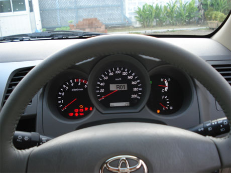 toyota hilux vigo 2009 with optronics meter